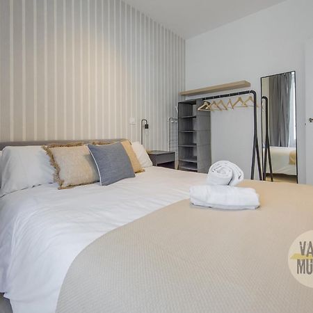 Spacious New Apartment Para 7 En La Plaza De Tirso De Molina Madrid Luaran gambar