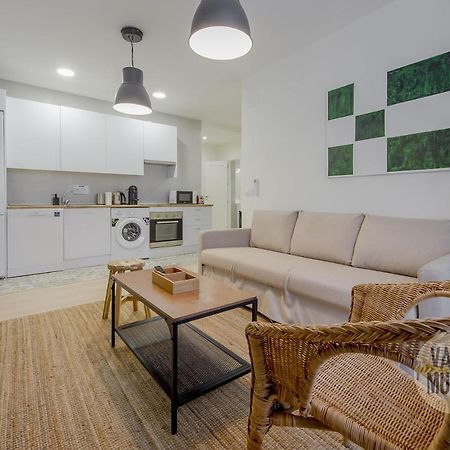 Spacious New Apartment Para 7 En La Plaza De Tirso De Molina Madrid Luaran gambar