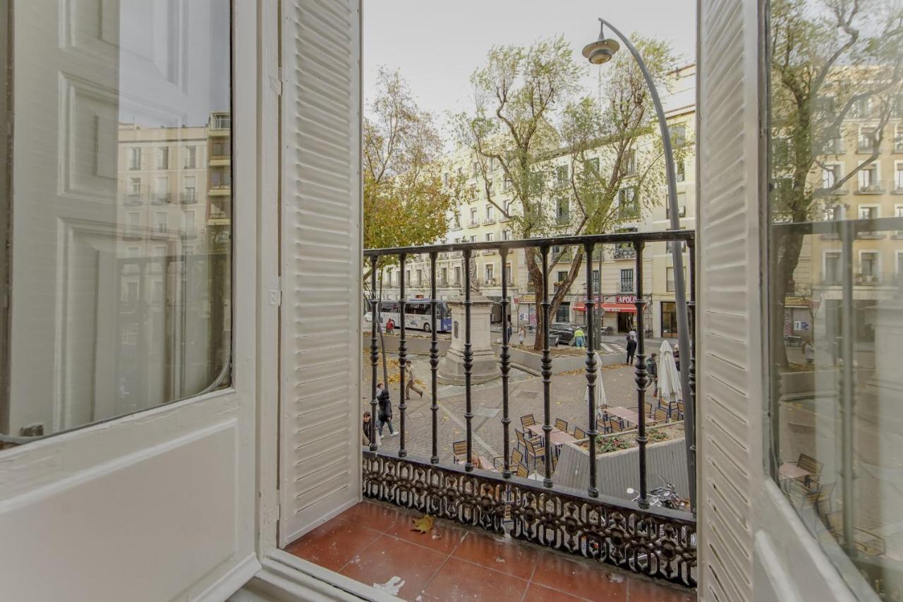 Spacious New Apartment Para 7 En La Plaza De Tirso De Molina Madrid Luaran gambar