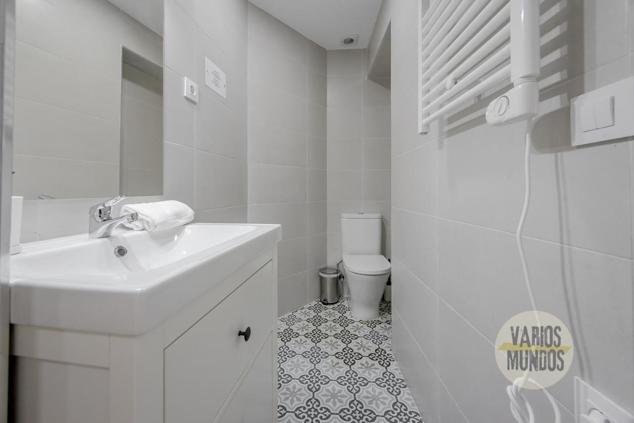 Spacious New Apartment Para 7 En La Plaza De Tirso De Molina Madrid Luaran gambar